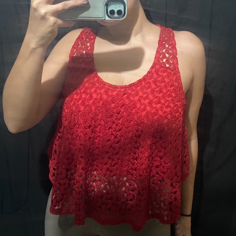 🚨 2/$10🚨 Red Top - Picture 4 of 6